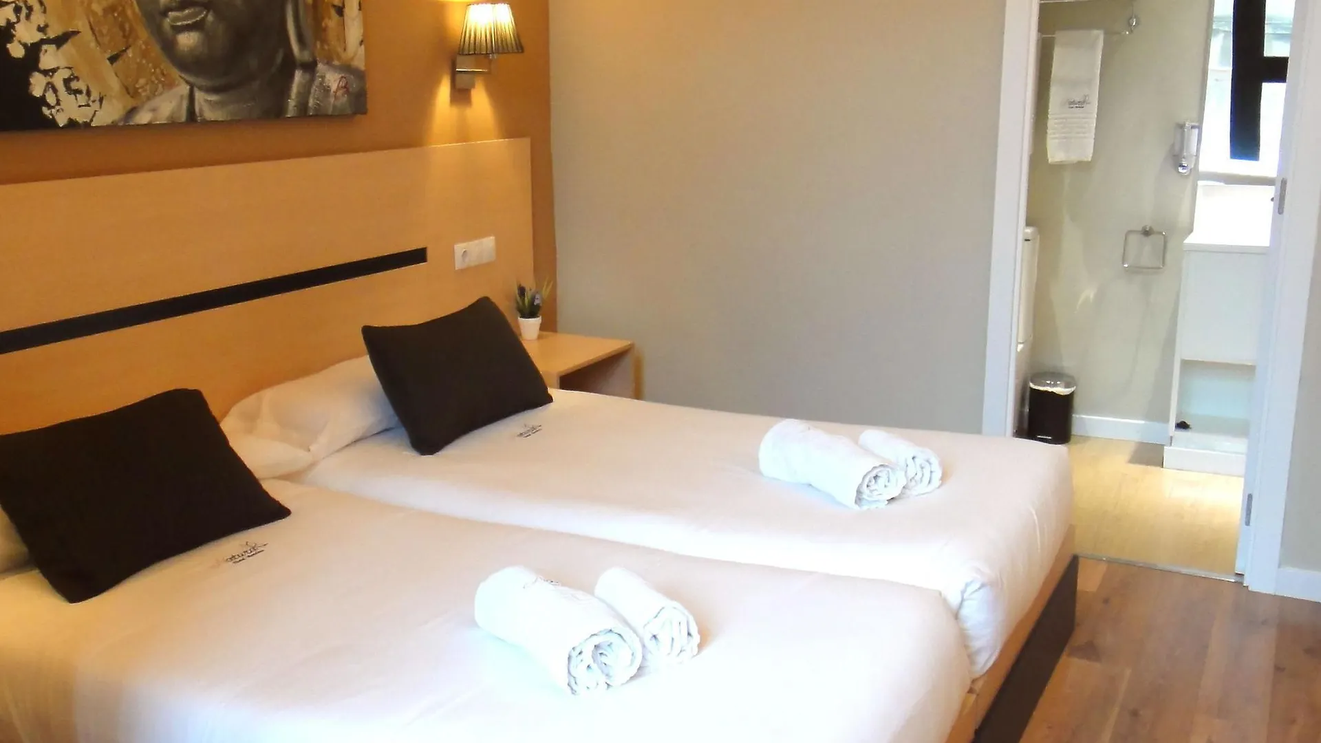 Гостевой дом Hostal Live Natura Barcelona (Adults Only)