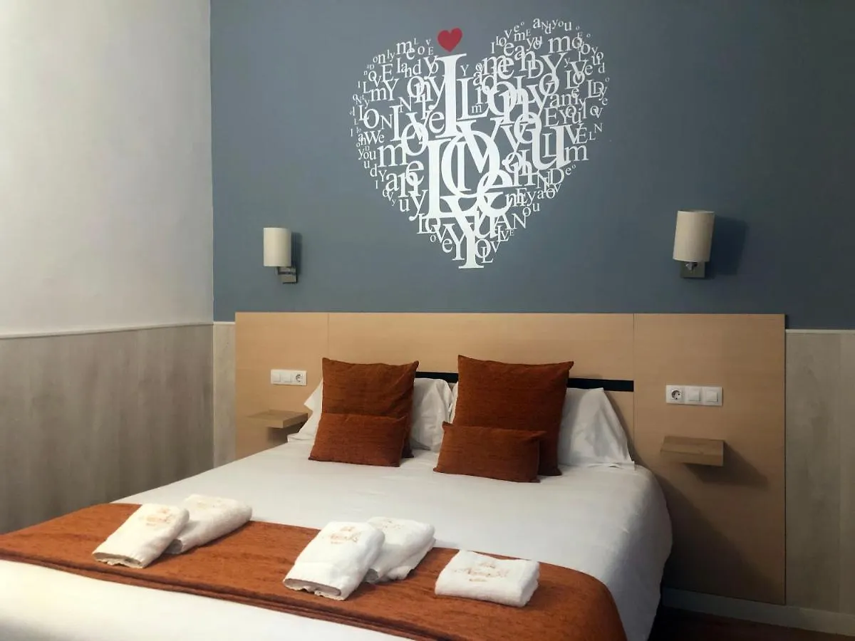 Hostal Live Natura Barcelona (Adults Only) Konukevi
