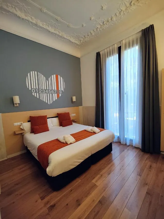 Hostal Live Natura Barcelona (Adults Only) Konukevi