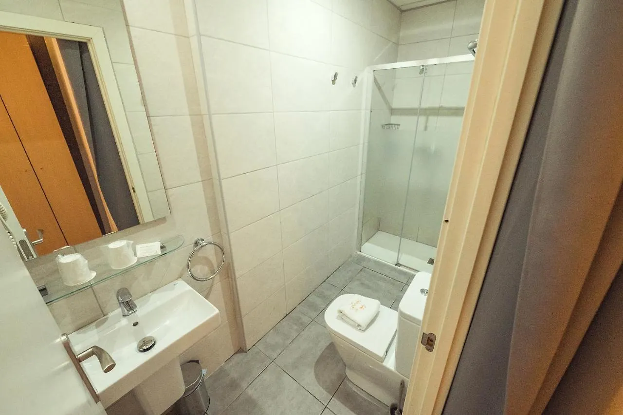 Hostal Live Natura Barcelona (Adults Only)