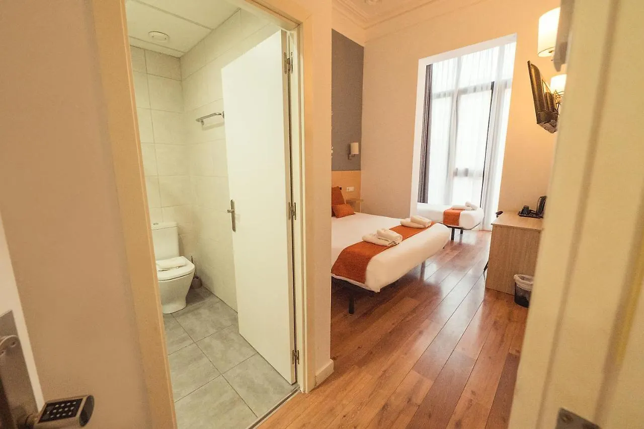 Hostal Live Natura Barcelona (Adults Only) Konukevi