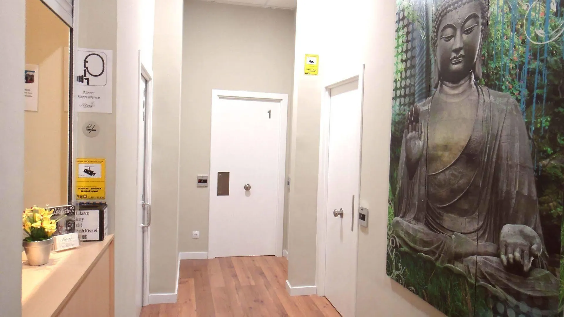 Hostal Live Natura Barcelona (Adults Only) Konukevi
